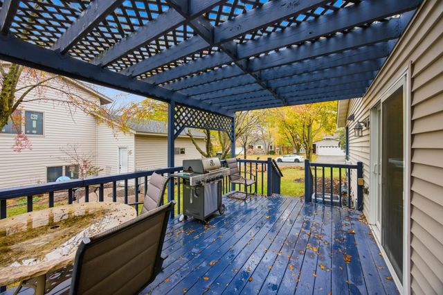 10485 Lee Drive, Eden Prairie, MN 55347