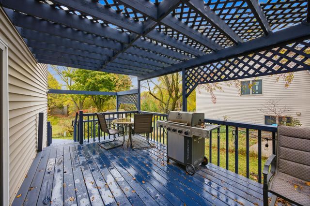 10485 Lee Drive, Eden Prairie, MN 55347