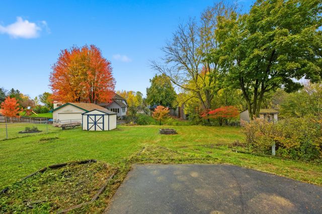 10485 Lee Drive, Eden Prairie, MN 55347