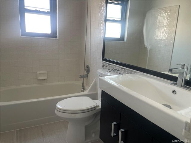 194 Sneden Place 194, Spring Valley, NY 10977