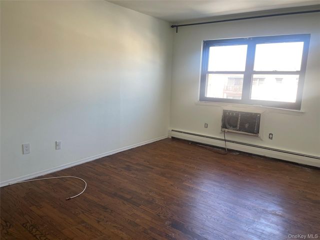 194 Sneden Place 194, Spring Valley, NY 10977