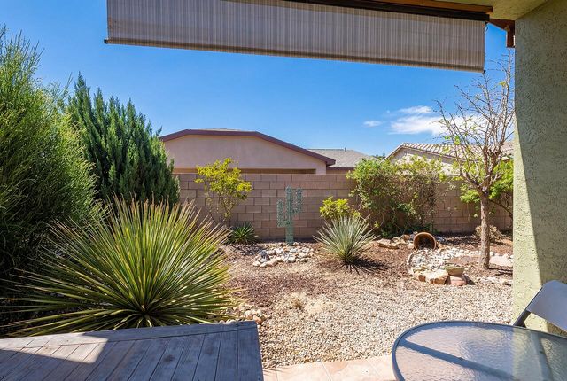 470 Zuni River Circle SW, Los Lunas, NM 87031