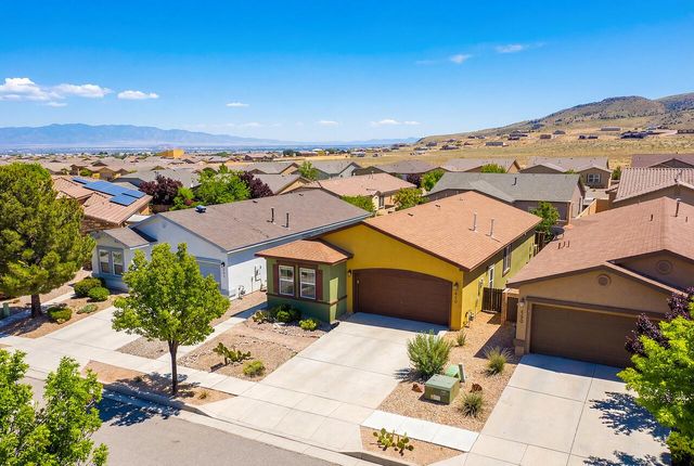 470 Zuni River Circle SW, Los Lunas, NM 87031