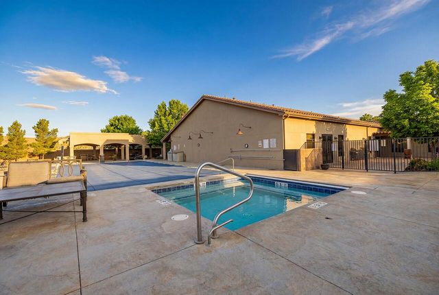 470 Zuni River Circle SW, Los Lunas, NM 87031