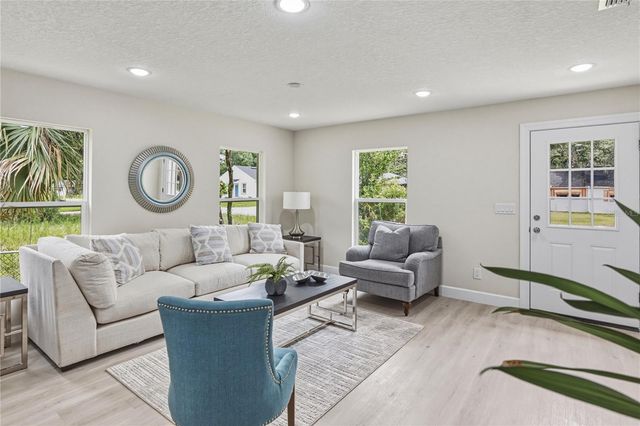 312 ALBANY AVENUE, Deland, FL 32724