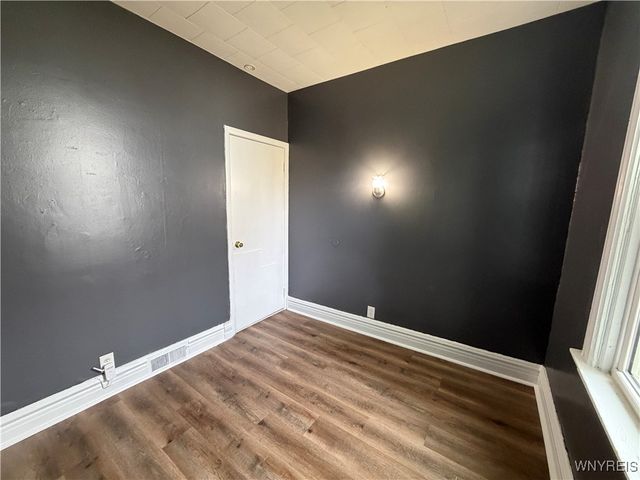 21 Abbottsford Place Lower, Buffalo, NY 14213