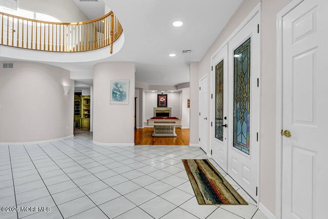 118 Mountainside View, Morganville, NJ 07751