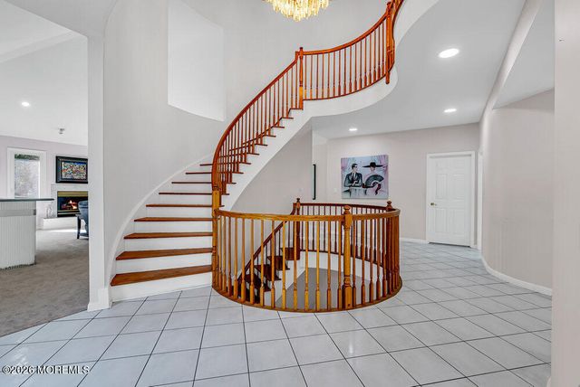118 Mountainside View, Morganville, NJ 07751