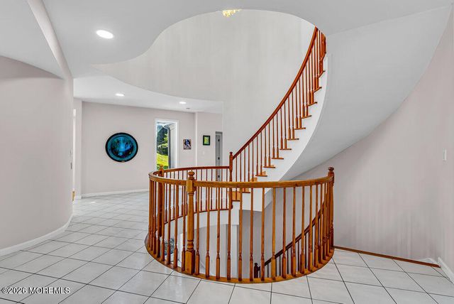 118 Mountainside View, Morganville, NJ 07751