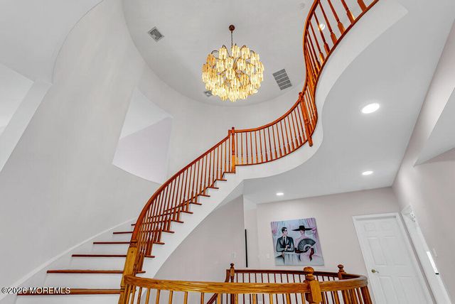 118 Mountainside View, Morganville, NJ 07751