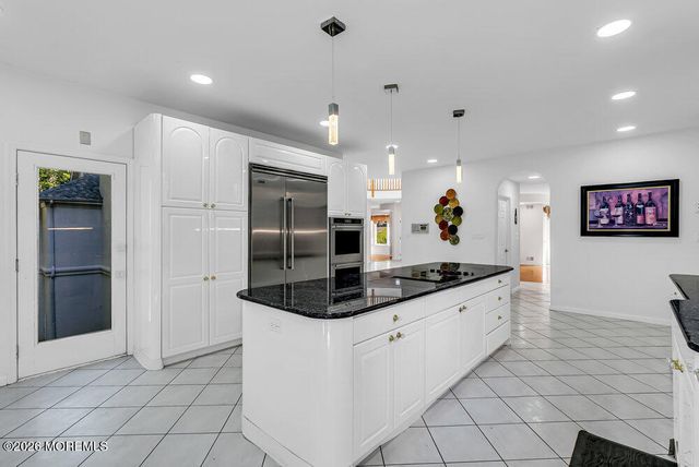 118 Mountainside View, Morganville, NJ 07751
