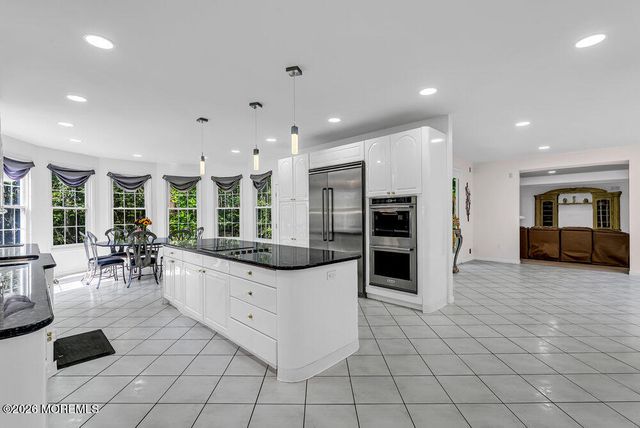 118 Mountainside View, Morganville, NJ 07751