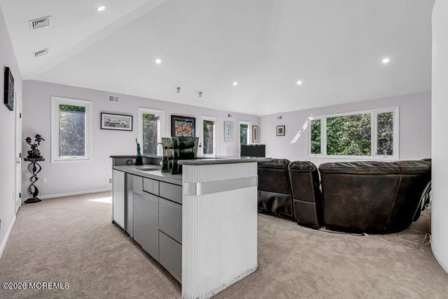 118 Mountainside View, Morganville, NJ 07751