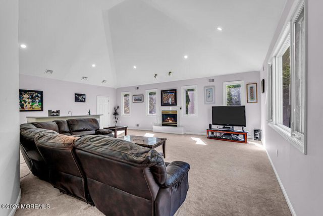 118 Mountainside View, Morganville, NJ 07751