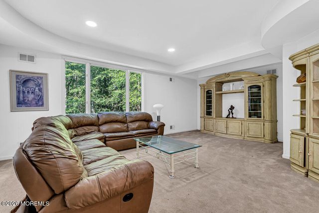118 Mountainside View, Morganville, NJ 07751