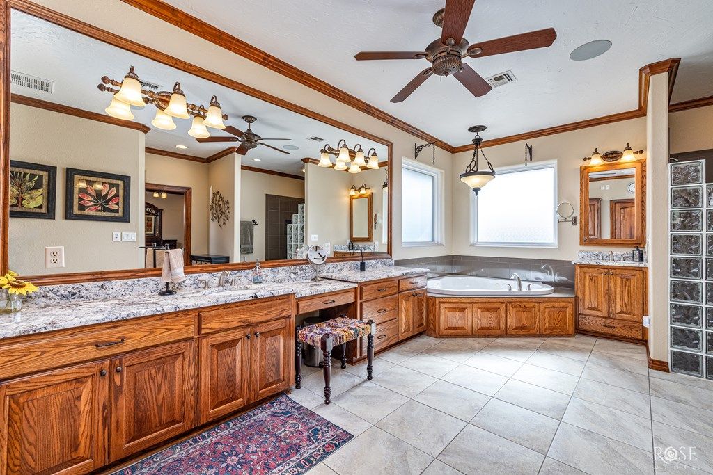 Image 27 of property listing at 5250 Westway Dr, San Angelo, TX 76904