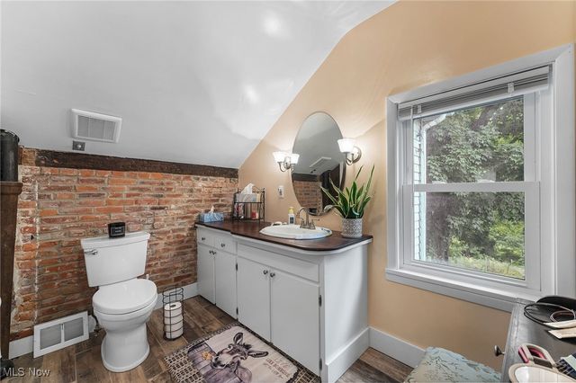 249 W Main Street, Madison, OH 44057