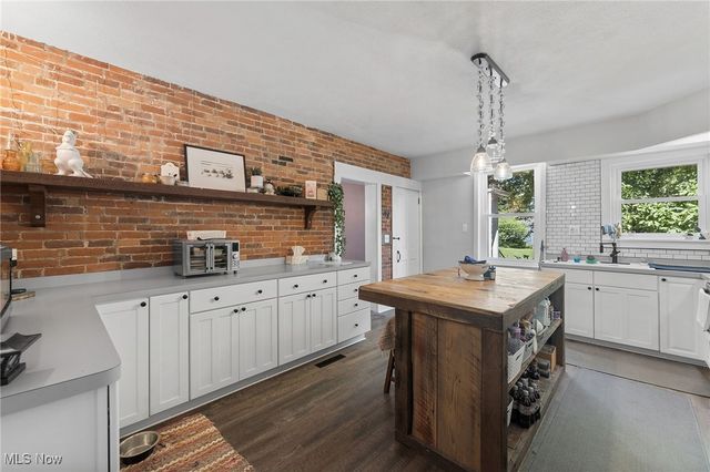 249 W Main Street, Madison, OH 44057