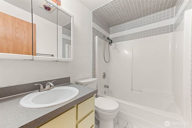 3701 Autumnwood Court SE, Olympia, WA 98501