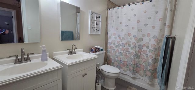 861 Birchwood Road, Medford, NY 11763