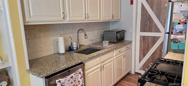861 Birchwood Road, Medford, NY 11763