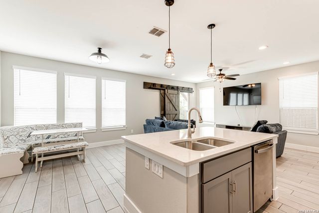 1426 E Sandalwood Ln, San Antonio, TX 78209