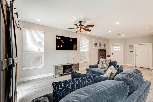 1426 E Sandalwood Ln, San Antonio, TX 78209