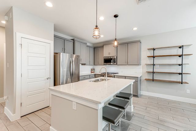 1426 E Sandalwood Ln, San Antonio, TX 78209