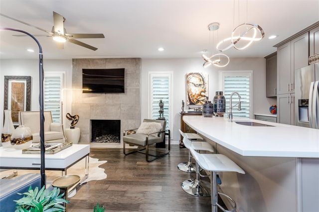 7818 Meadow Park Drive 216, Dallas, TX 75230