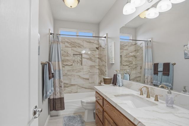 2117 Vincent Ave, Hughson, CA 95326