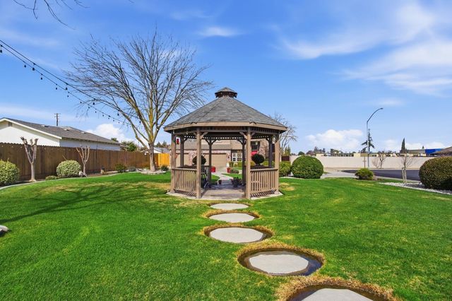 2117 Vincent Ave, Hughson, CA 95326