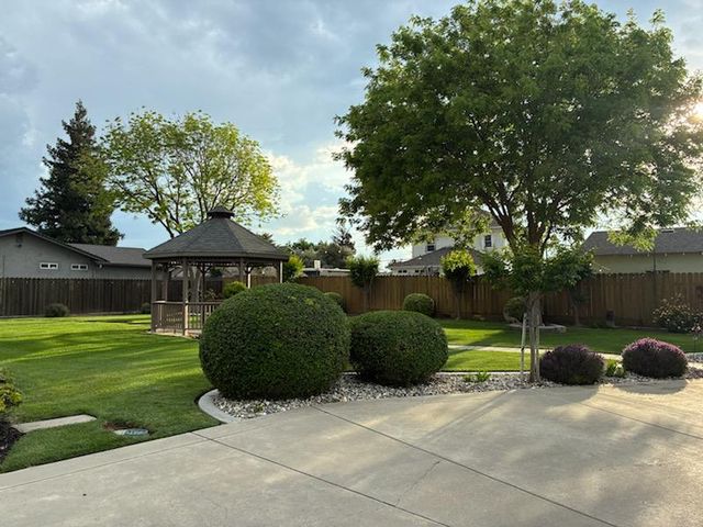 2117 Vincent Ave, Hughson, CA 95326