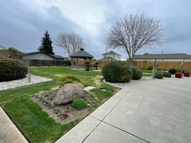 2117 Vincent Ave, Hughson, CA 95326