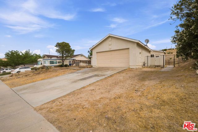1325 Bradford Avenue, Rosamond, CA 93560