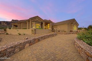 1111 S DEER RUN Court, Apache Junction, AZ 85119