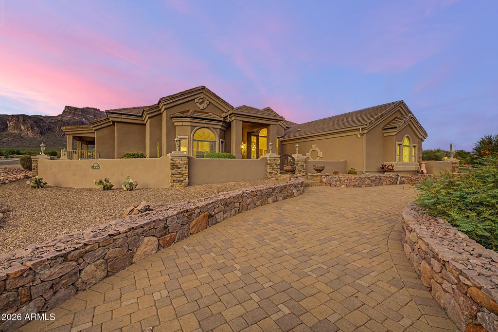 1111 S DEER RUN Court, Apache Junction, AZ 85119 — exterior