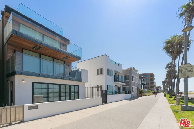 2205 Ocean Front Walk, Los Angeles, CA 90291