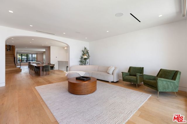 2205 Ocean Front Walk, Los Angeles, CA 90291