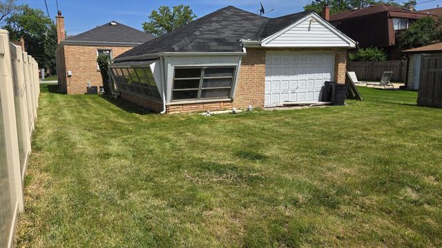 7642 N Osceola Avenue, Niles, IL 60714