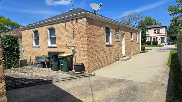 7642 N Osceola Avenue, Niles, IL 60714