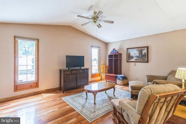 25 ANGELA AVENUE, Morrisville, PA 19067