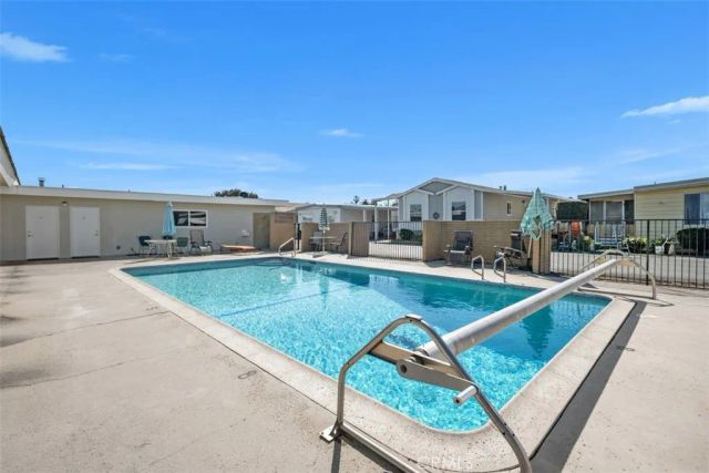 1750 Whittier 27, Costa Mesa, CA 92627