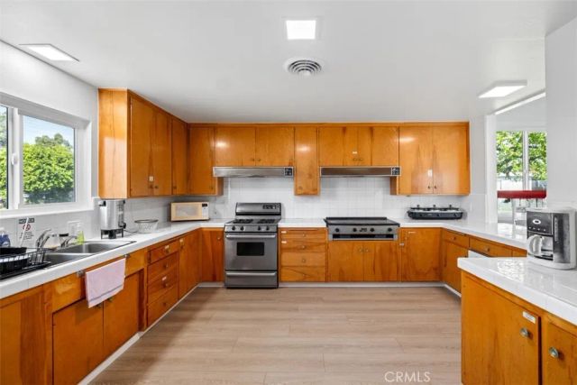 1750 Whittier 27, Costa Mesa, CA 92627