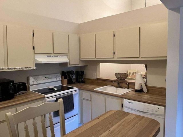 6327 Chasewood Dr G, Jupiter, FL 33458