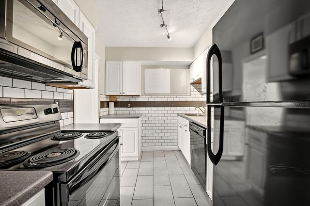 5366 Yorkshire Village Lane, B22, Columbus, OH 43232