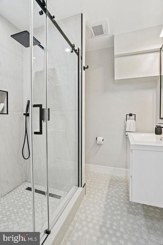 719 QUEBEC PL NW, Washington, DC 20010