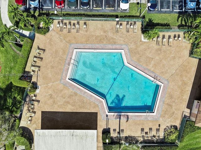 12701 SW 13th St 113F, Pembroke Pines, FL 33027