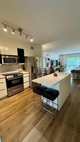 1212 SE 2nd Court 304, Fort Lauderdale, FL 33301