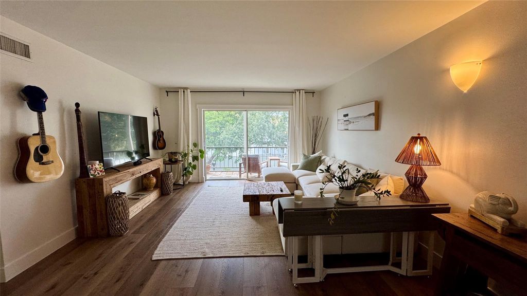 1212 SE 2nd Court 304, Fort Lauderdale, FL 33301