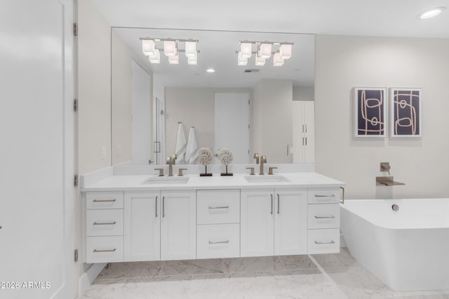 7502 E MAIN Street 2004, Scottsdale, AZ 85251